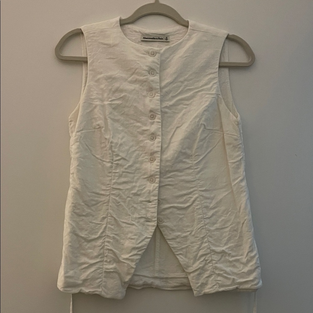 Abercrombie & Fitch White Sleeveless Button Down Shirt